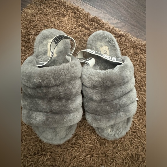 UGG Yeah Grey Fluffy Slippers 7
UGG - Picture 6 of 12
